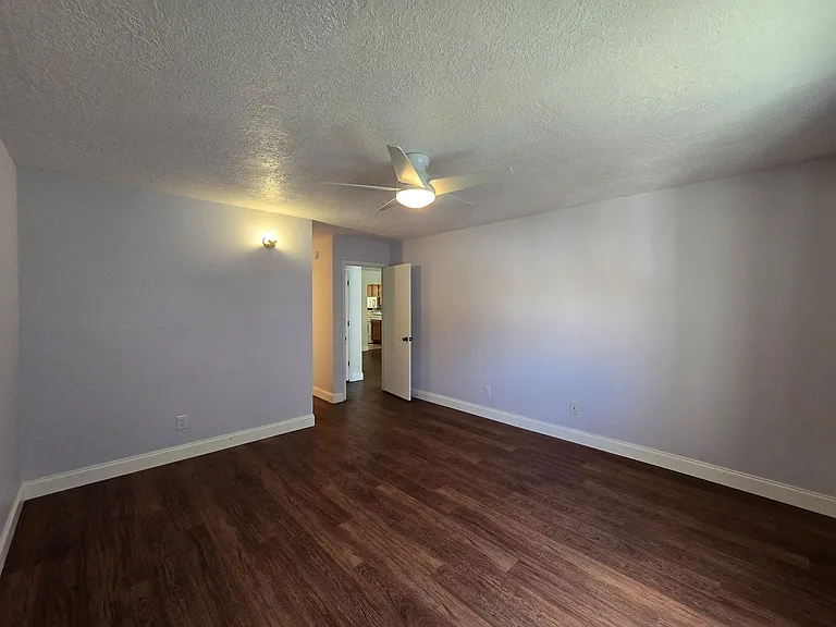 1300 Iris St #205 — Photo 9