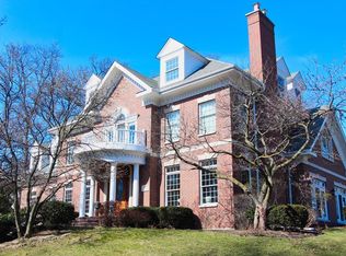 650 Lenox Rd, Glen Ellyn, IL 60137