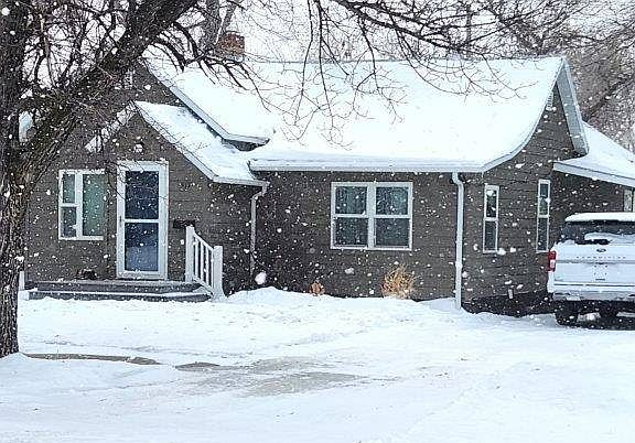 3rd image of 517 4th Ave N