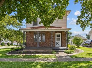 401 7th Ave, Clarence, IA 52216