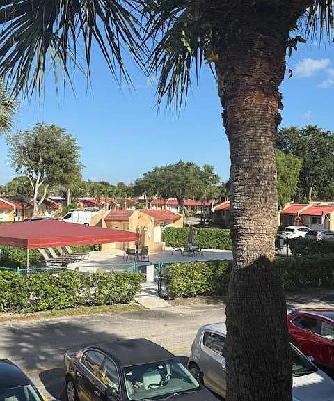 321 Lake Evelyn Dr — Photo 12