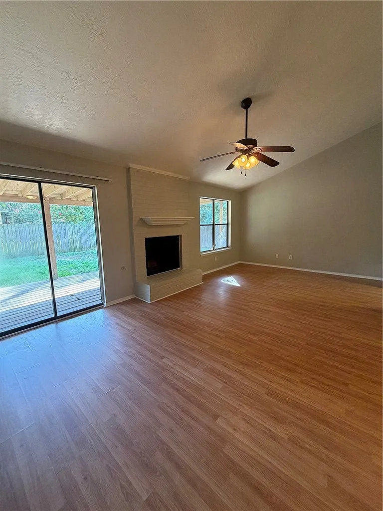 3 bed, 1168 sqft, $1,595 — Photo 2