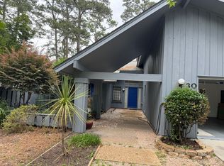 30 Village Green Cir, Savannah, GA 31411