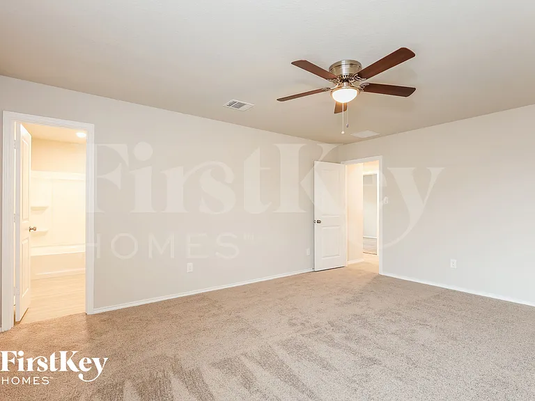 10606 Varmus Dr — Photo 8