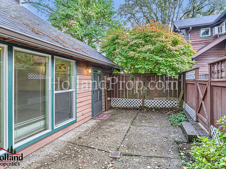 1719 Main St #1 — Photo 24
