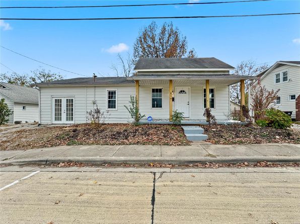 814 W Bottom Ave, Columbia, IL 62236