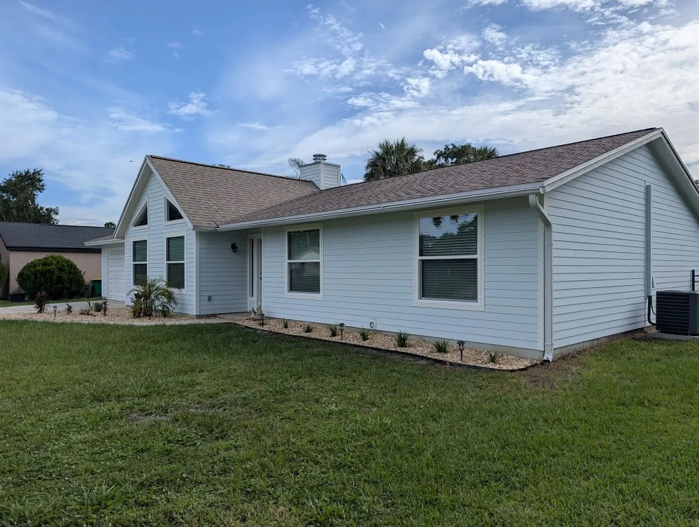 1 Story 3 Bed/2 Bath Large Home, Screened Porch, Fenced Yard — Photo 3