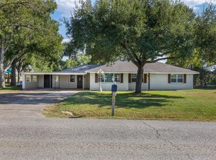 1906 Gun And Rod Rd, Brenham, TX 77833