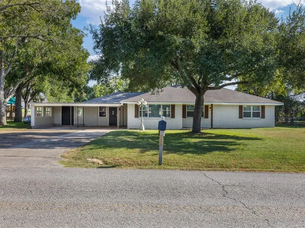 1906 Gun And Rod Rd, Brenham, TX 77833