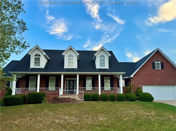 3712 Cambridge Dr, Hurricane, WV 25526