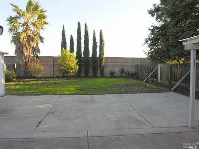 2273 Burgundy Way — Photo 9