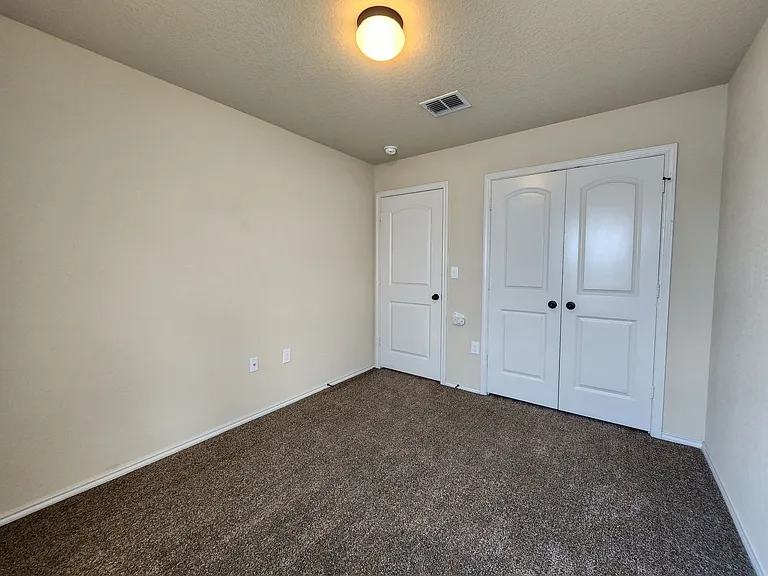 622 Creekside Cir — Photo 28