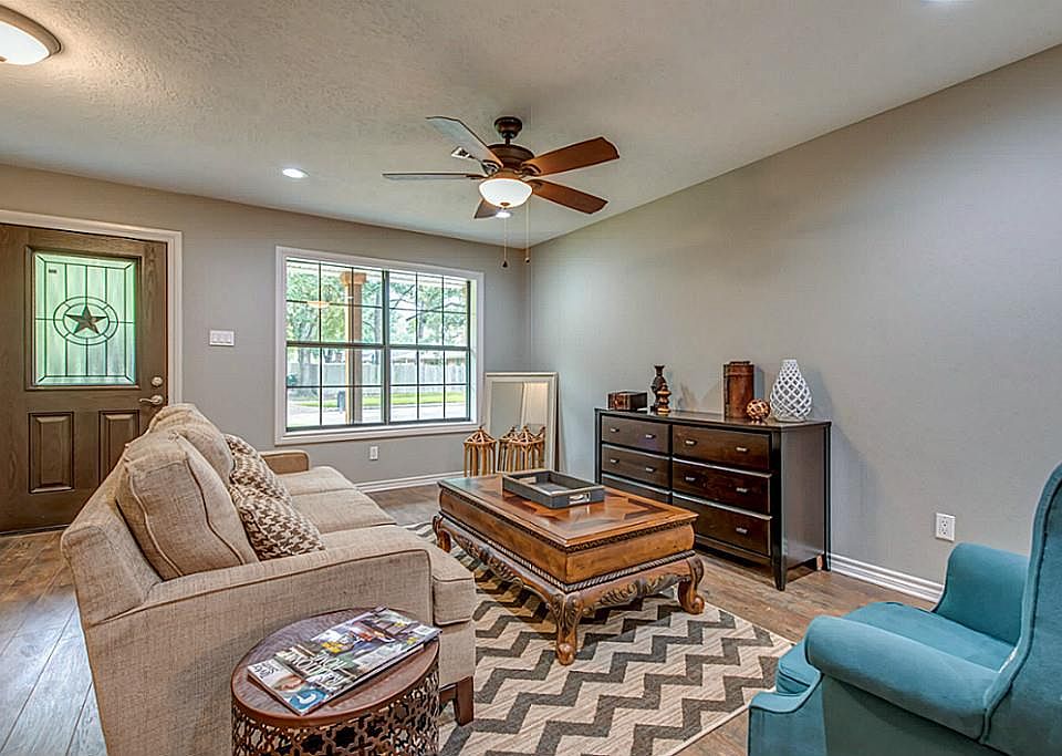 1st image of 4138 Hill Oak Dr