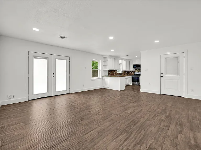 470 Beresford St — Photo 7