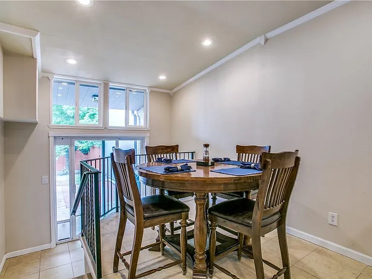 1330 El Camino Real — Photo 13