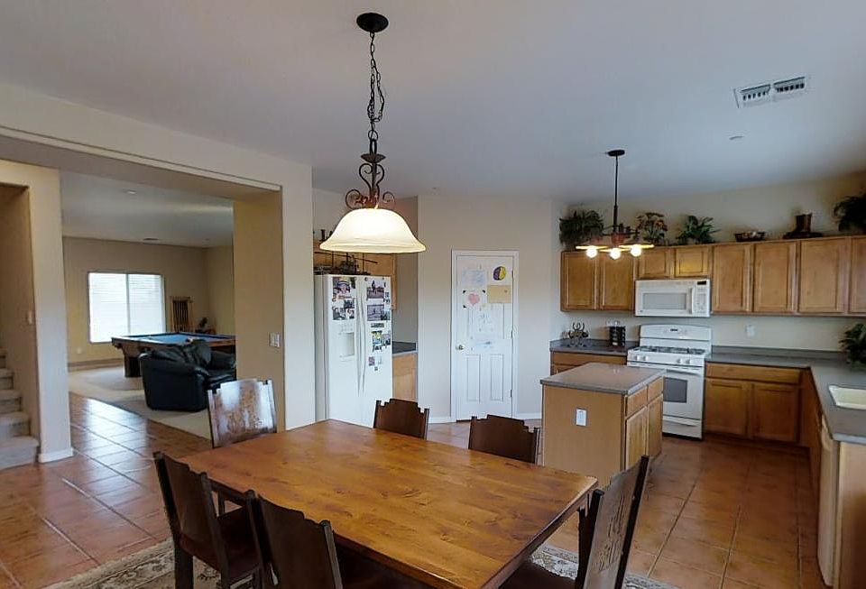 1st image of 220 W Calle Bayeta