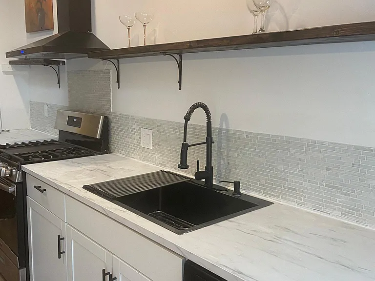 450 Belgrade St — Photo 11