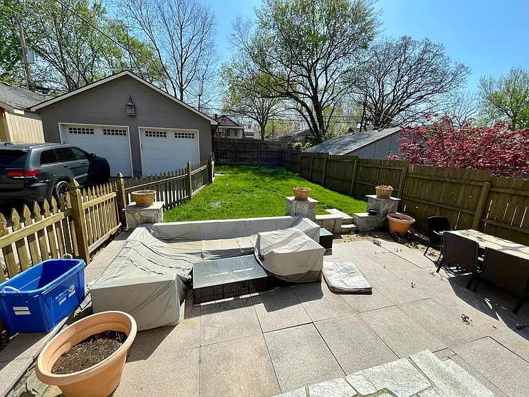 Detached 2 car garage