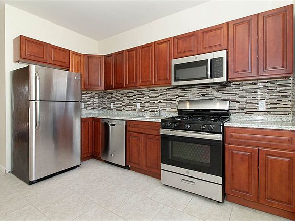 2nd image of 208 Clendenny Ave