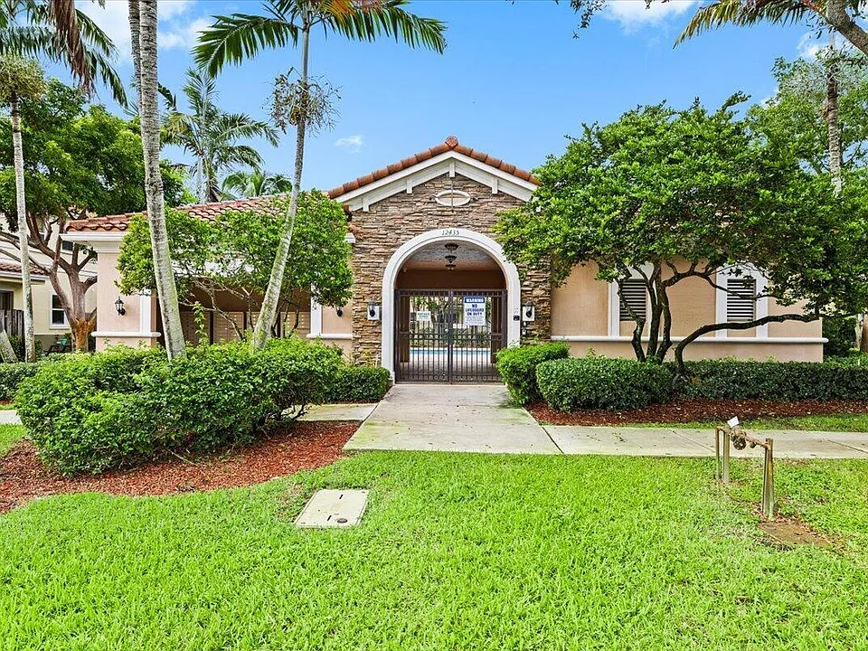 130 Emerald Creek Ter