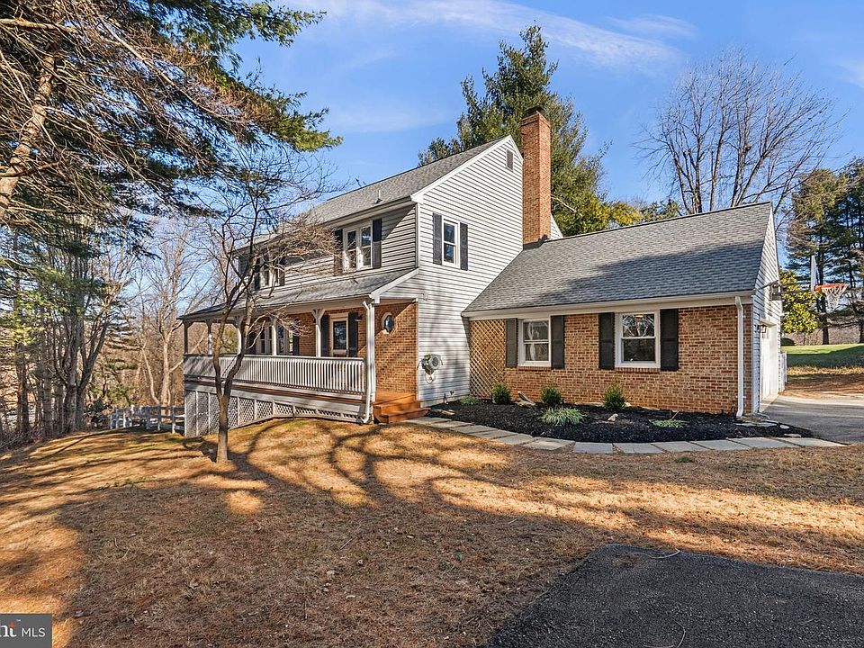 1st image of 21841 Glendalough Rd