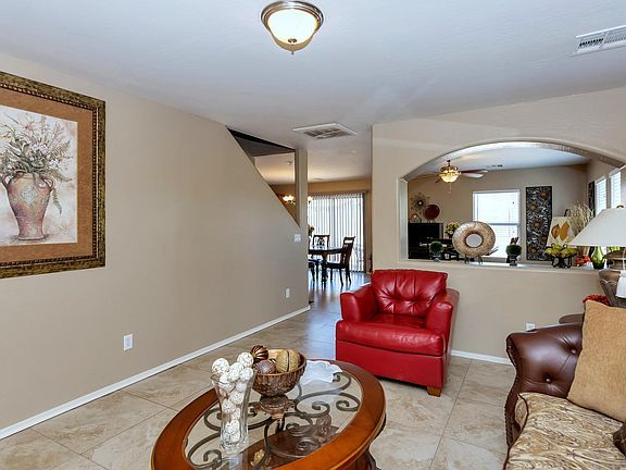 25212 W Cranston Ln-large-004-12-Living