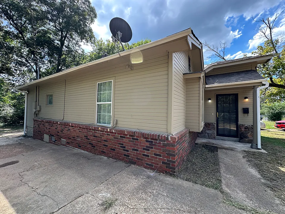 3219 Nathan Ave