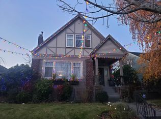 7411 Keen Way N, Seattle, WA 98103