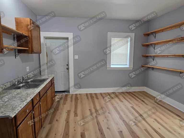 1998 E Grand Blvd — Photo 22