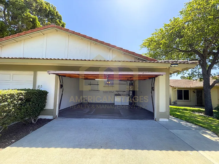 916 N M Pl — Photo 2