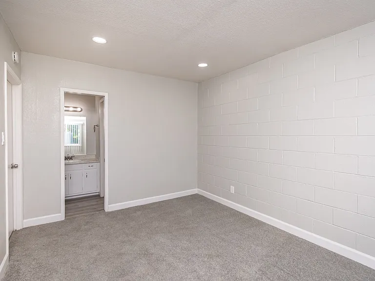 1 Bedroom Bedroom