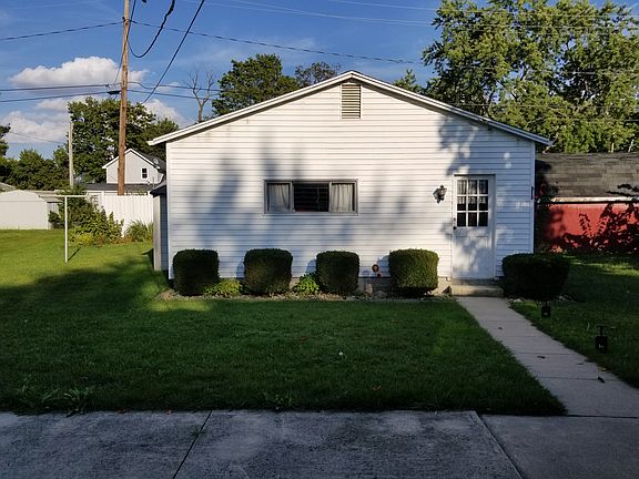 2 car detached Garage