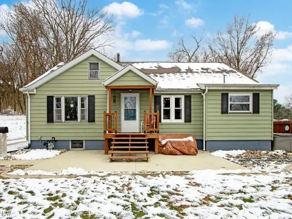 557 Oak Hill Rd, Wooster, OH 44691