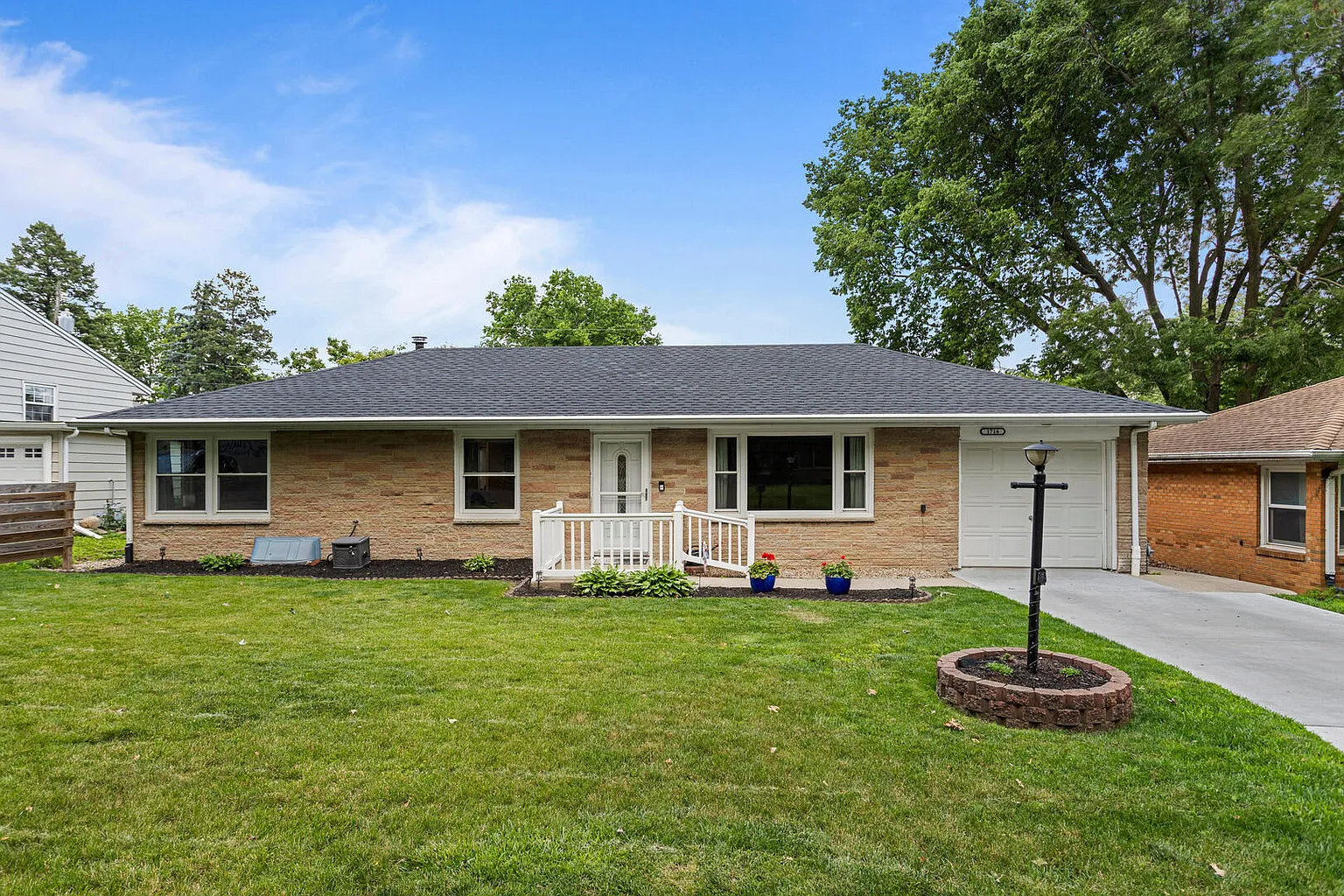 1716 Park Haven Dr photo 1