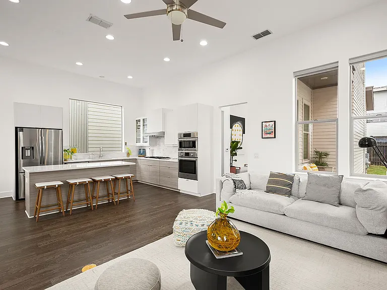 6013 Florencia Ln — Photo 11