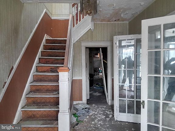 2nd image of 2908 Baker St