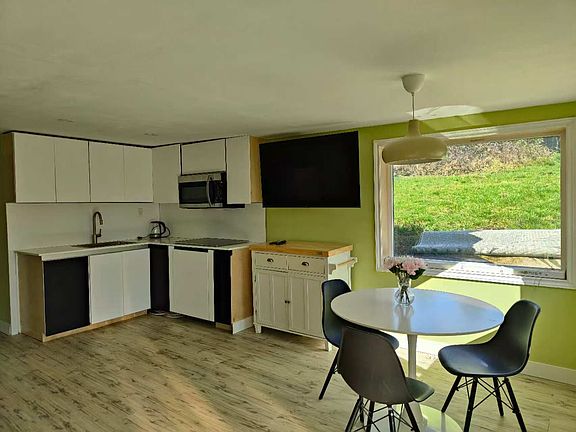 2nd image of 354 Seaforth Cres Floor 1