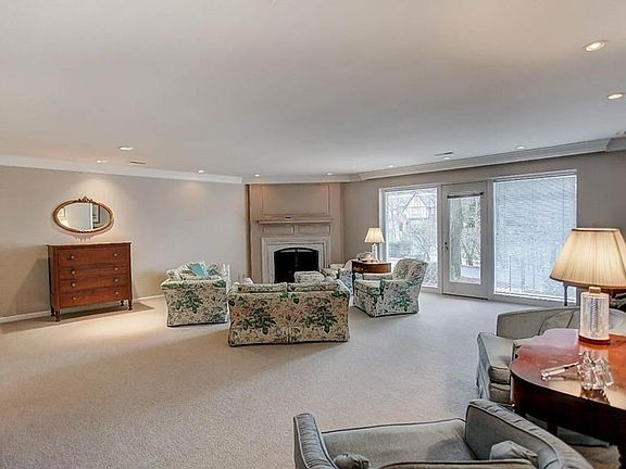 5th image of 333 Oakwood Ave Suite 1B