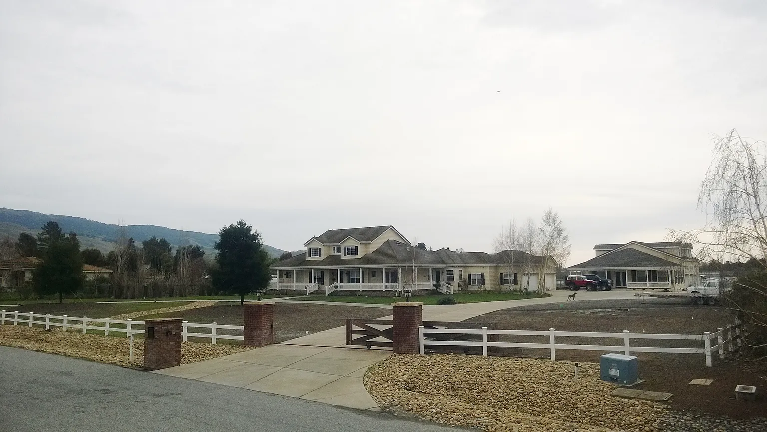 1430 Arlington Ct photo 1