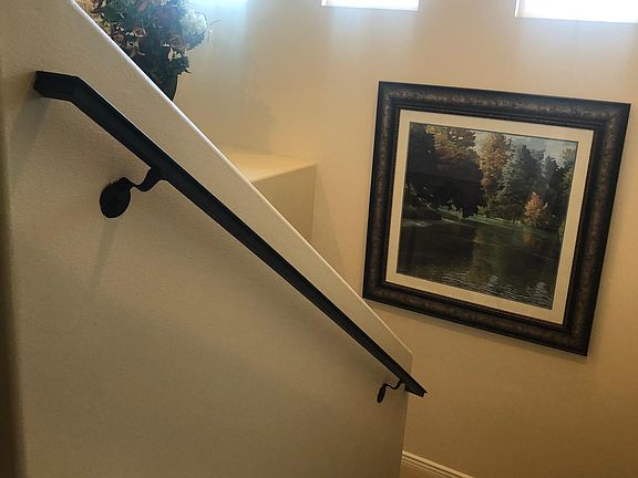 4th image of 380 E Hilltop Way