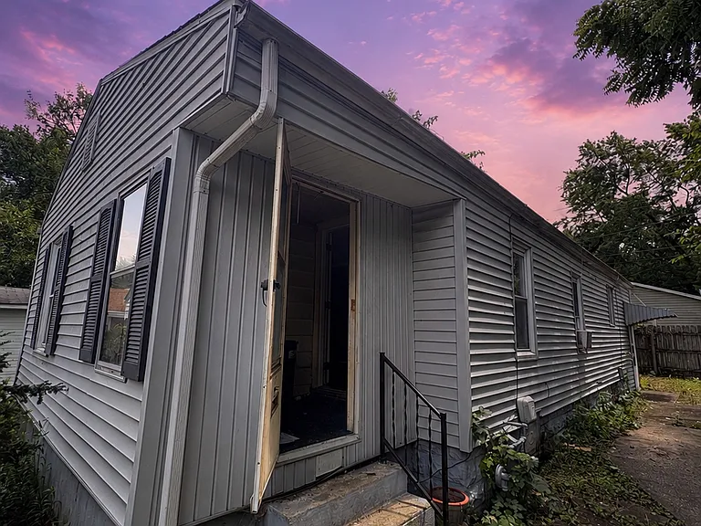 1421 E Sedgwick St — Photo 3