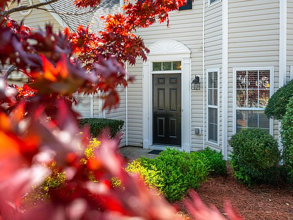 4th image of 5319 Corinthian Way
