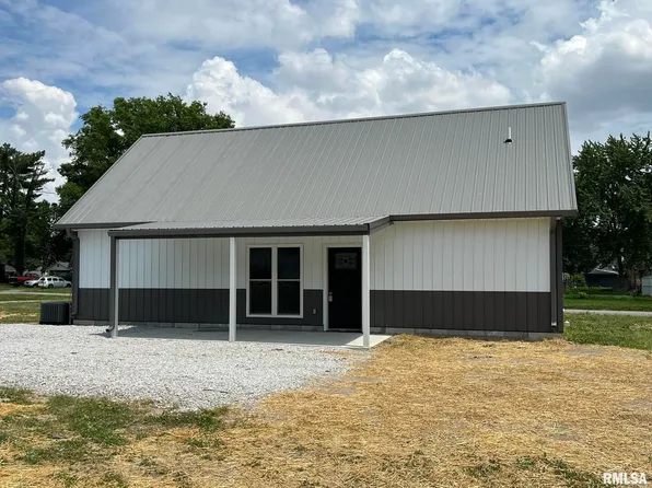 531 N College Ave, Salem, IL 62881