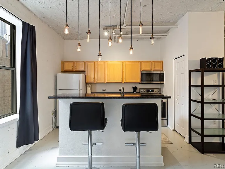 444 17th St #209 — Photo 4