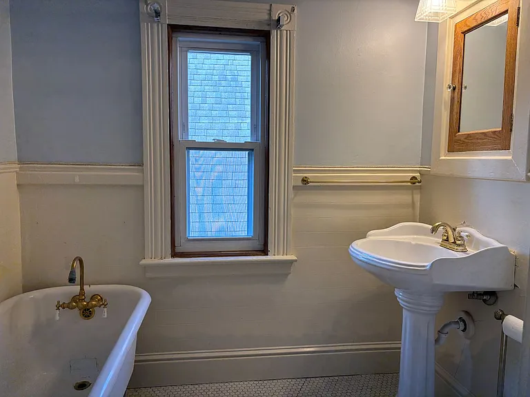 589 Breckenridge St — Photo 8