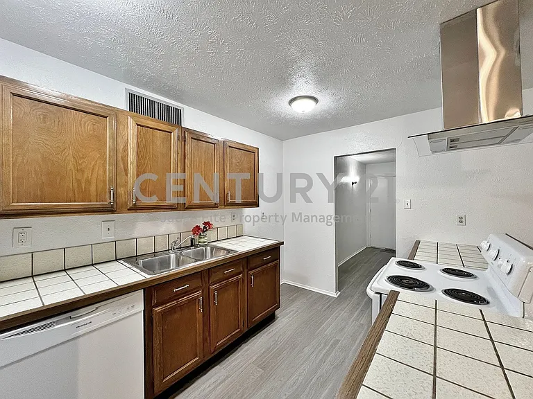 7127 Winterberry Dr — Photo 14