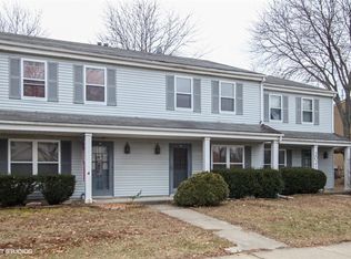 2021 Woodburn Rd, Waukesha, WI 53188