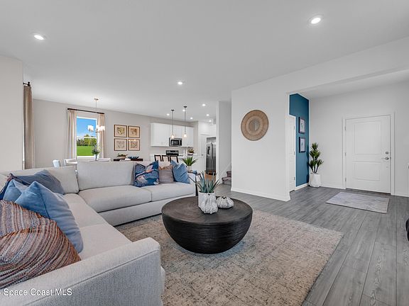 3rd image of 643 Rockaway Ln