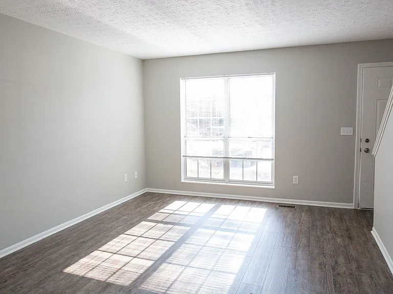 7778 Deercrest Ct — Photo 6