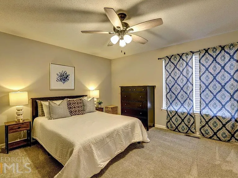 7271 Crestside Dr — Photo 10